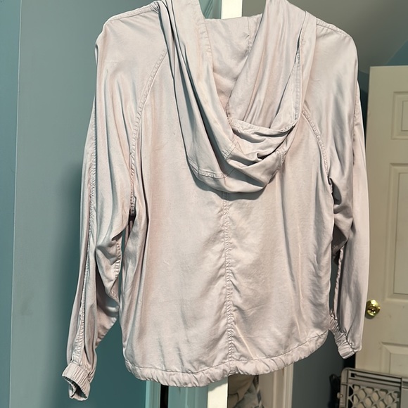 Lululemon 3/4 Zipped Sweatshirt - Picture 4 of 4